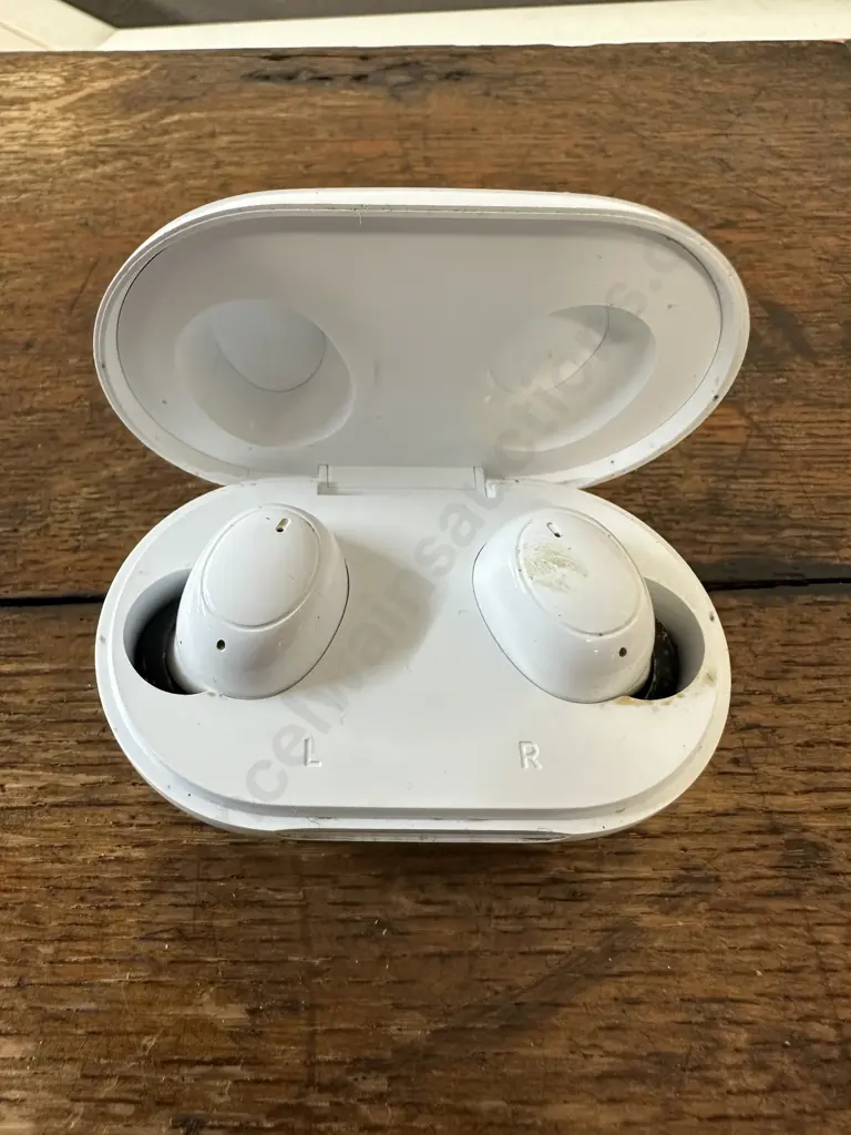 Oppo ENCO Buds ET181 With Charging Case (Sold With -44) Image 1++